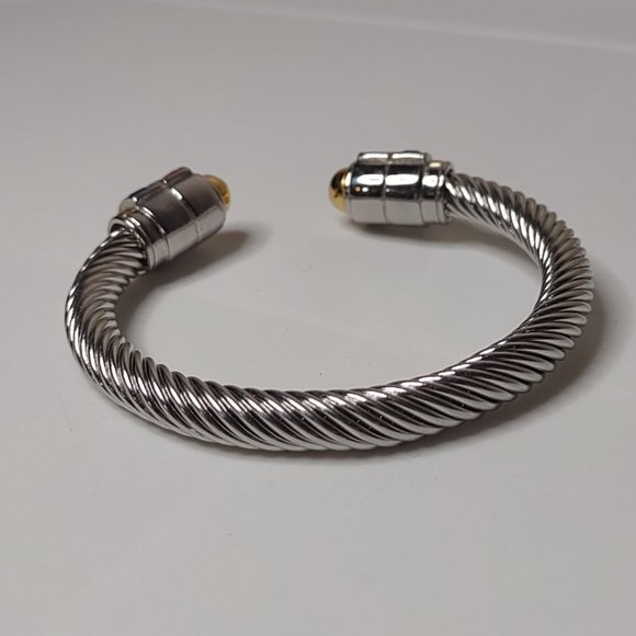 Blue, Red, And Silver Tone Bracelet - Picture 5 of 13